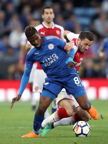 仍能表现出 仍能表现出